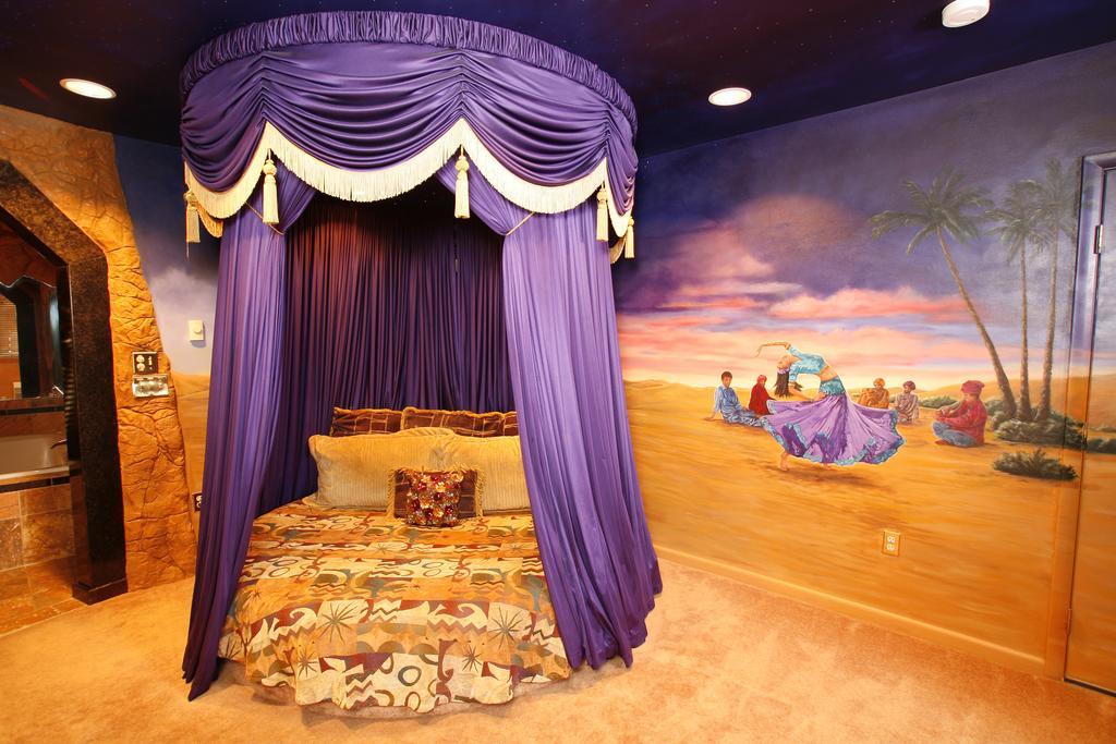 Black Swan Inn Luxurious Theme Rooms โพคาเทลโล ห้อง รูปภาพ