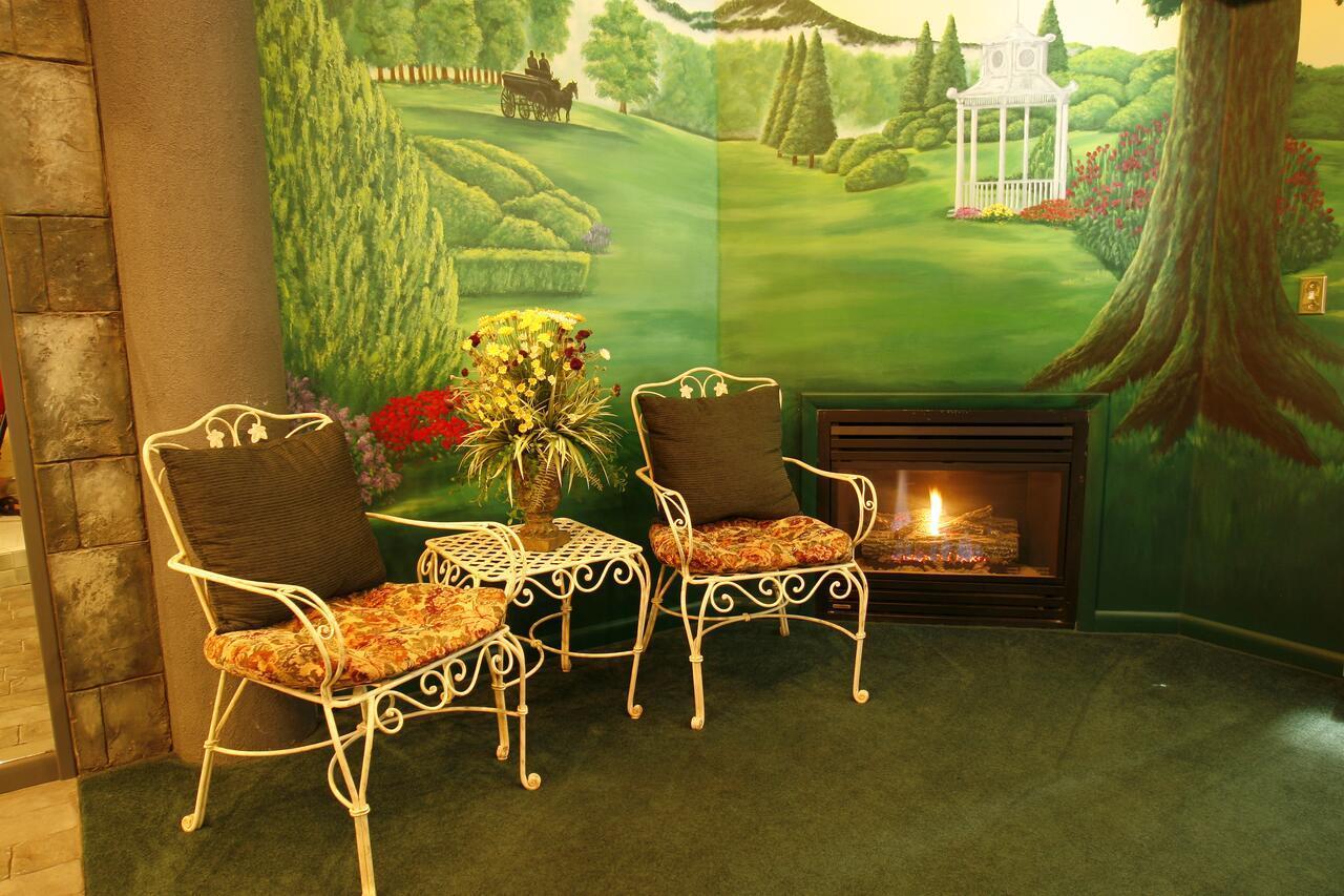 Black Swan Inn Luxurious Theme Rooms โพคาเทลโล ภายนอก รูปภาพ