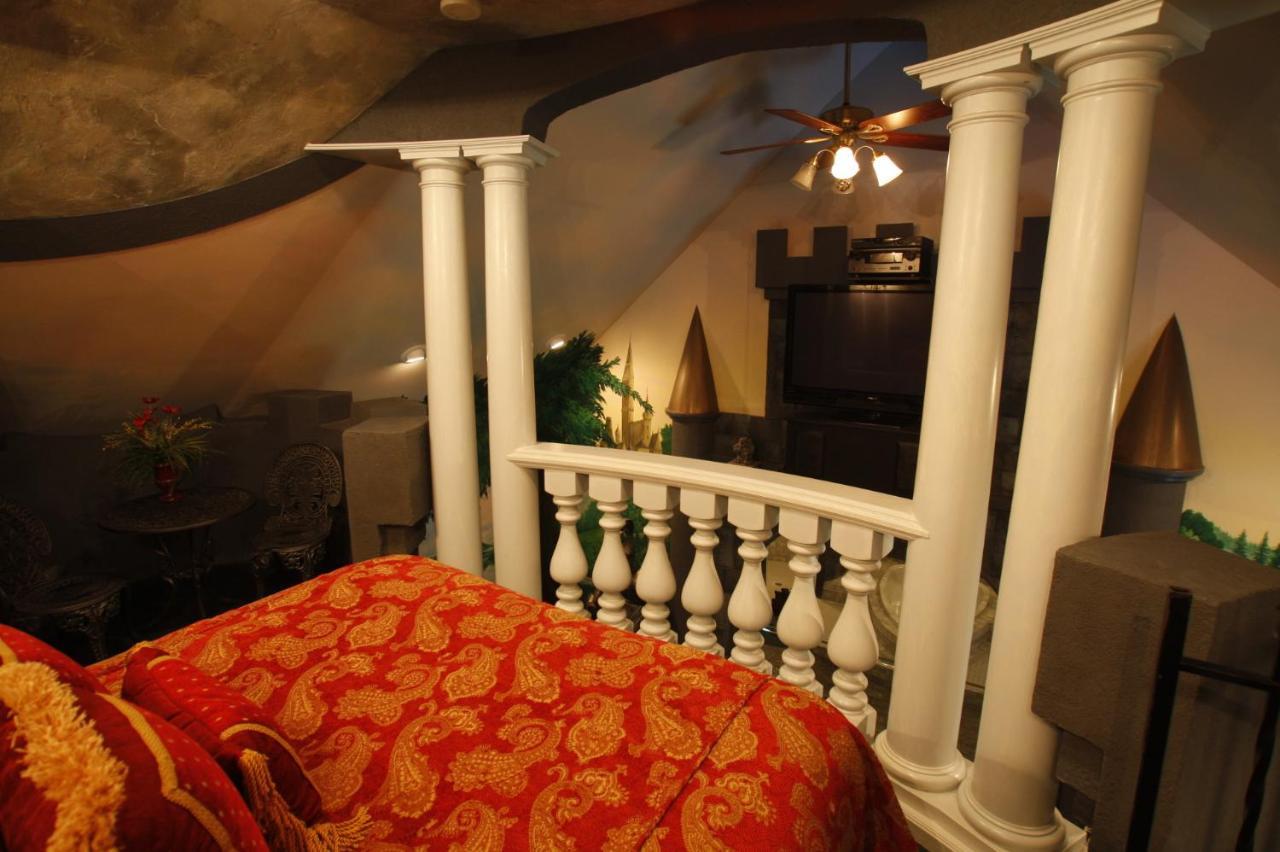Black Swan Inn Luxurious Theme Rooms โพคาเทลโล ภายนอก รูปภาพ