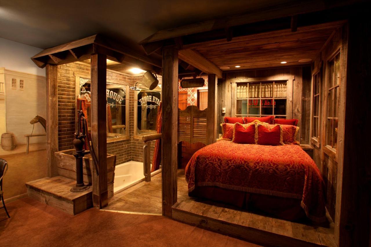 Black Swan Inn Luxurious Theme Rooms โพคาเทลโล ภายนอก รูปภาพ