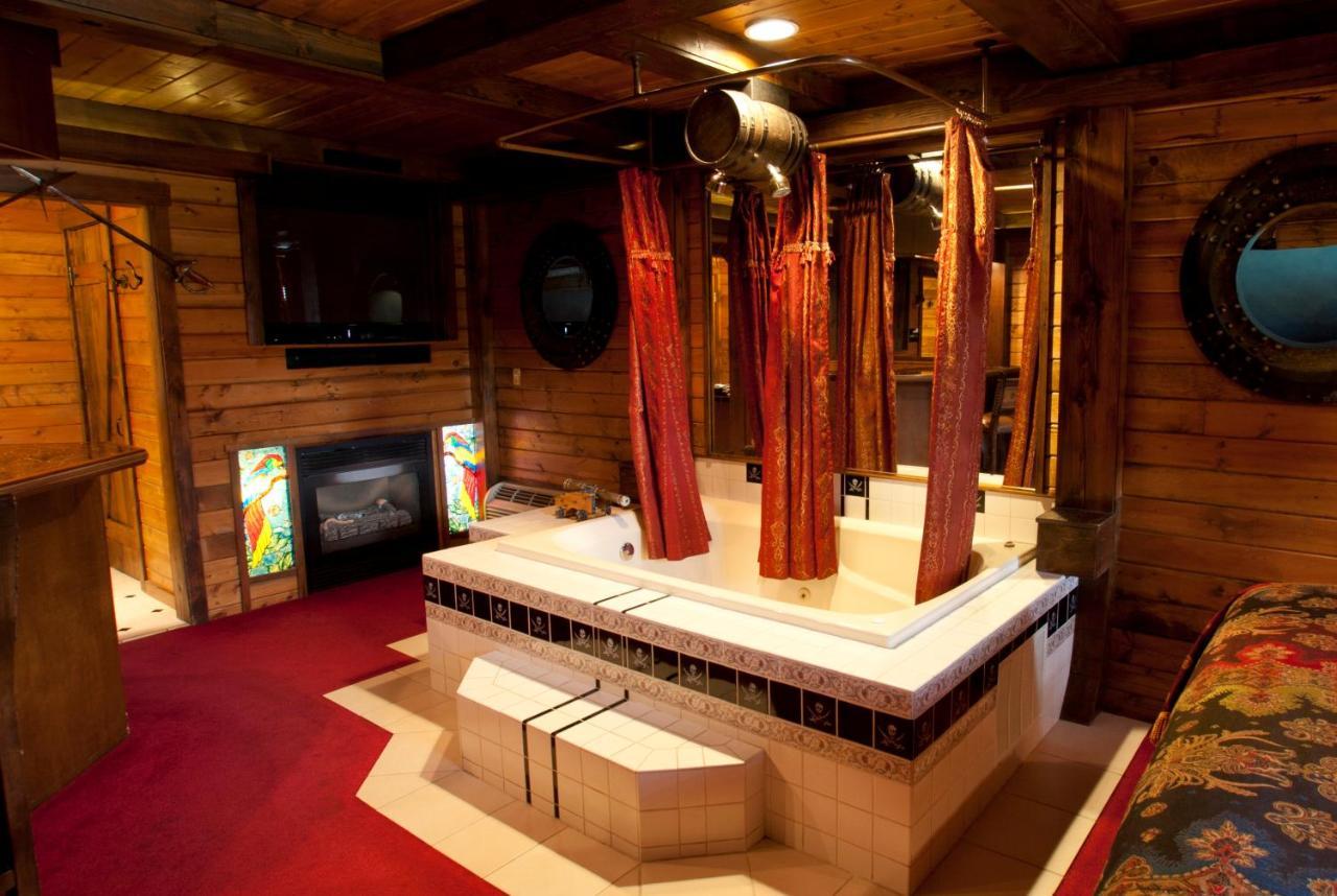 Black Swan Inn Luxurious Theme Rooms โพคาเทลโล ภายนอก รูปภาพ