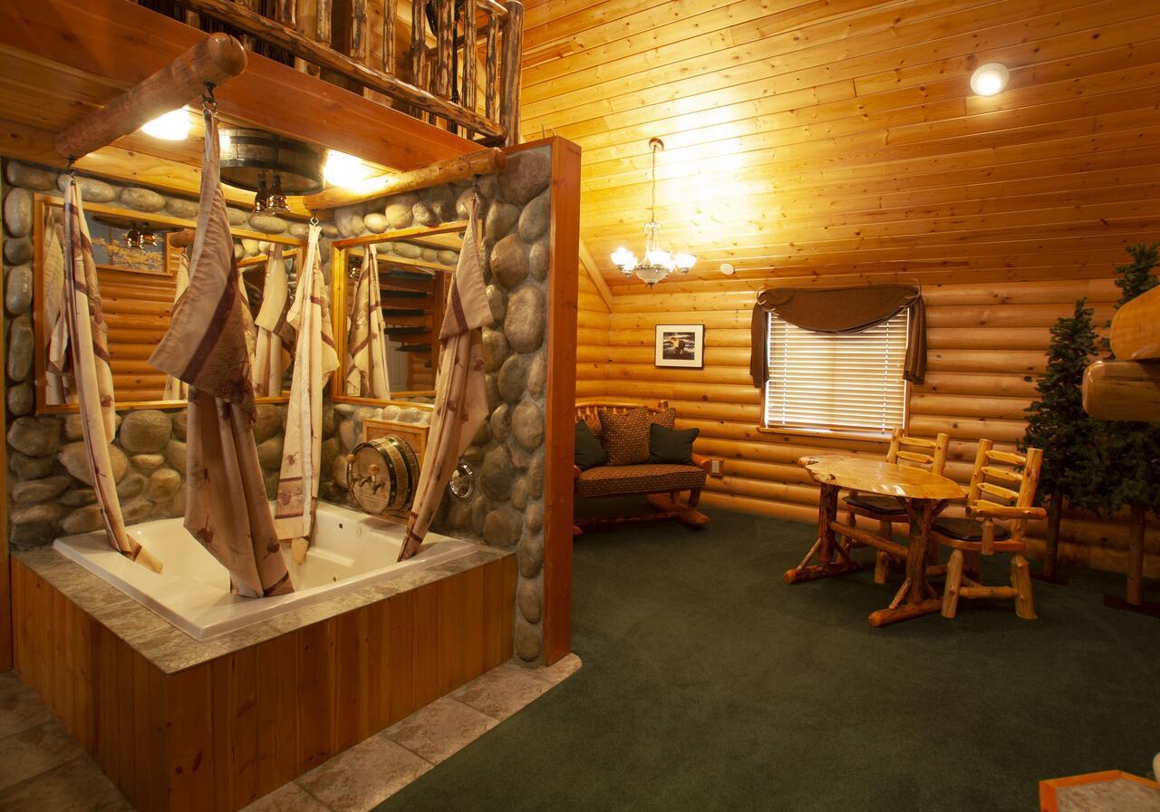 Black Swan Inn Luxurious Theme Rooms โพคาเทลโล ภายนอก รูปภาพ
