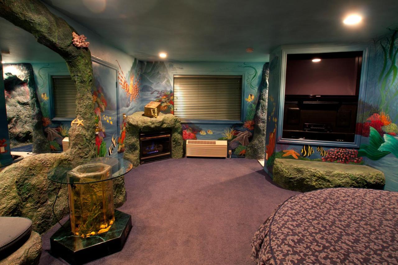 Black Swan Inn Luxurious Theme Rooms โพคาเทลโล ภายนอก รูปภาพ