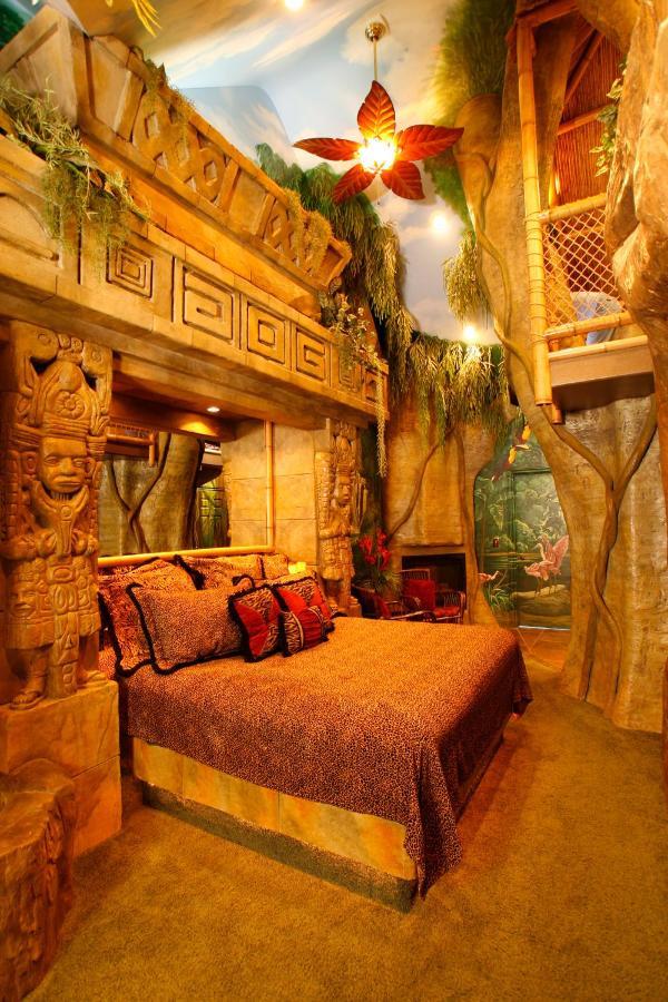Black Swan Inn Luxurious Theme Rooms โพคาเทลโล ภายนอก รูปภาพ