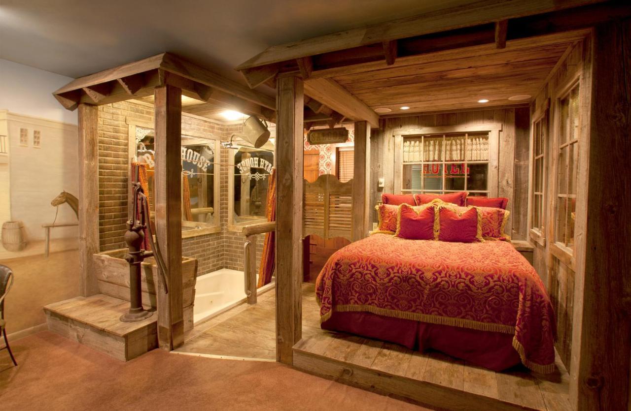 Black Swan Inn Luxurious Theme Rooms โพคาเทลโล ภายนอก รูปภาพ