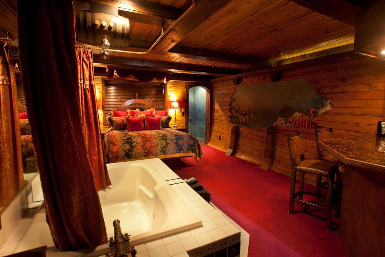 Black Swan Inn Luxurious Theme Rooms โพคาเทลโล ภายนอก รูปภาพ