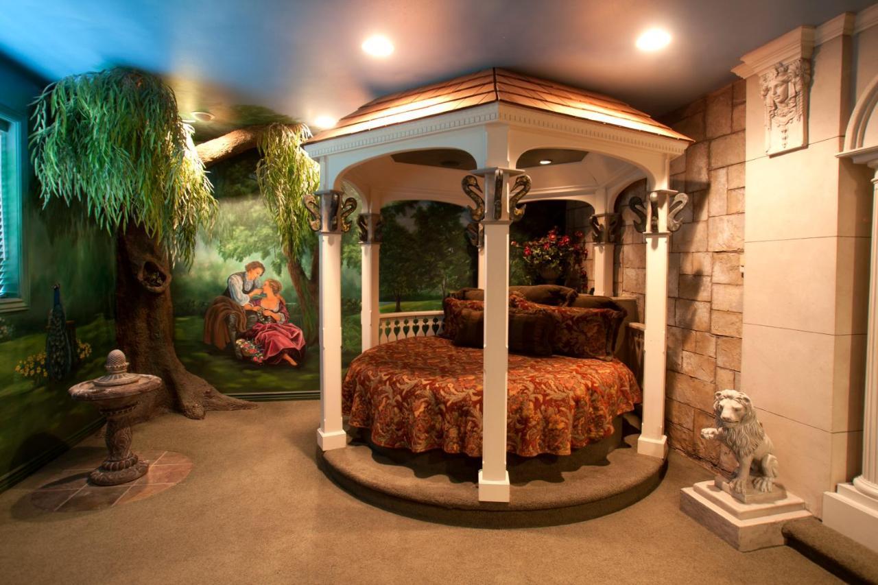 Black Swan Inn Luxurious Theme Rooms โพคาเทลโล ภายนอก รูปภาพ