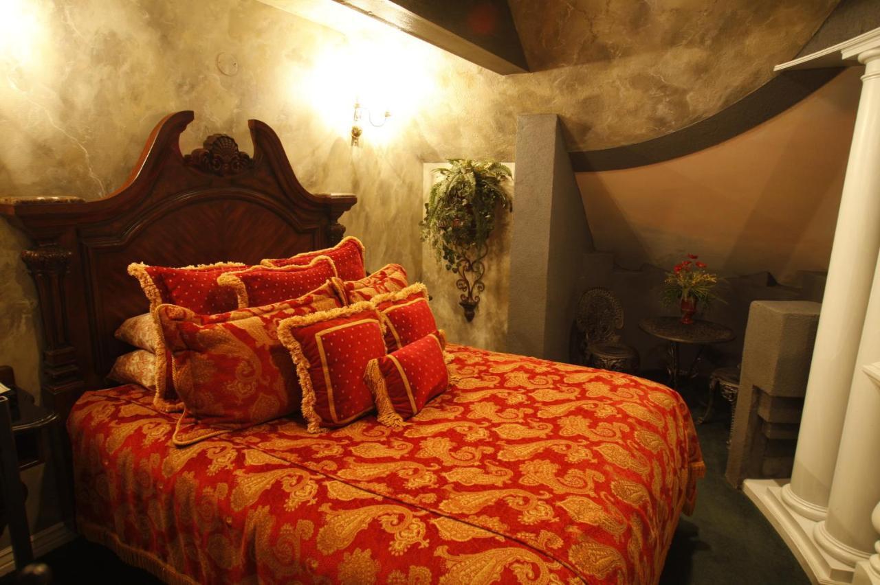 Black Swan Inn Luxurious Theme Rooms โพคาเทลโล ภายนอก รูปภาพ
