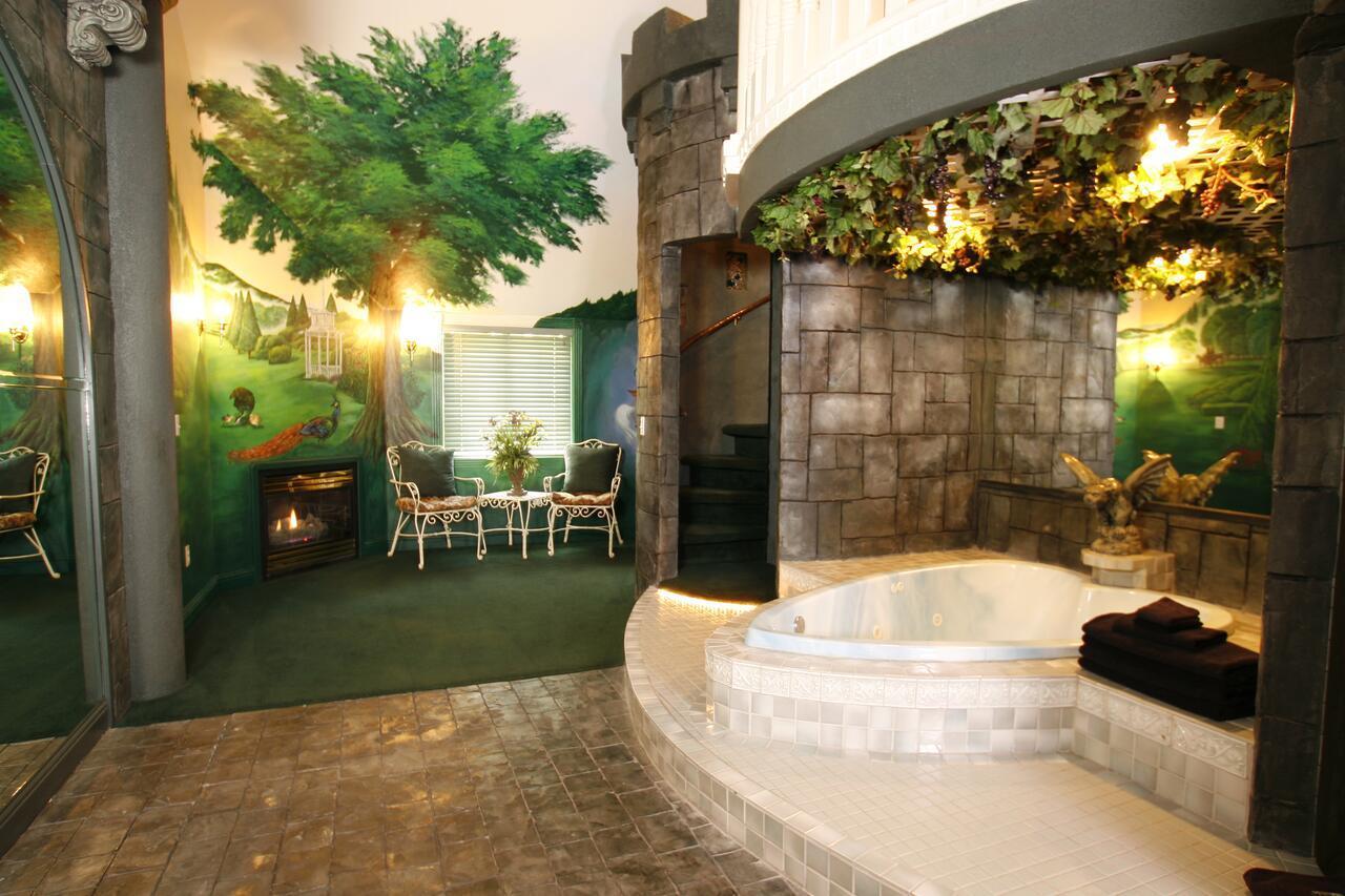 Black Swan Inn Luxurious Theme Rooms โพคาเทลโล ภายนอก รูปภาพ