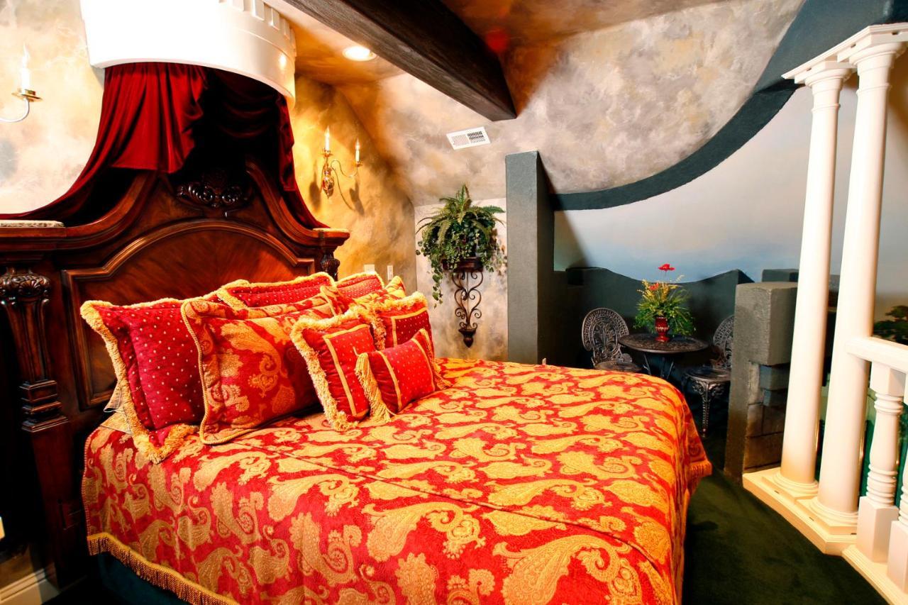 Black Swan Inn Luxurious Theme Rooms โพคาเทลโล ภายนอก รูปภาพ